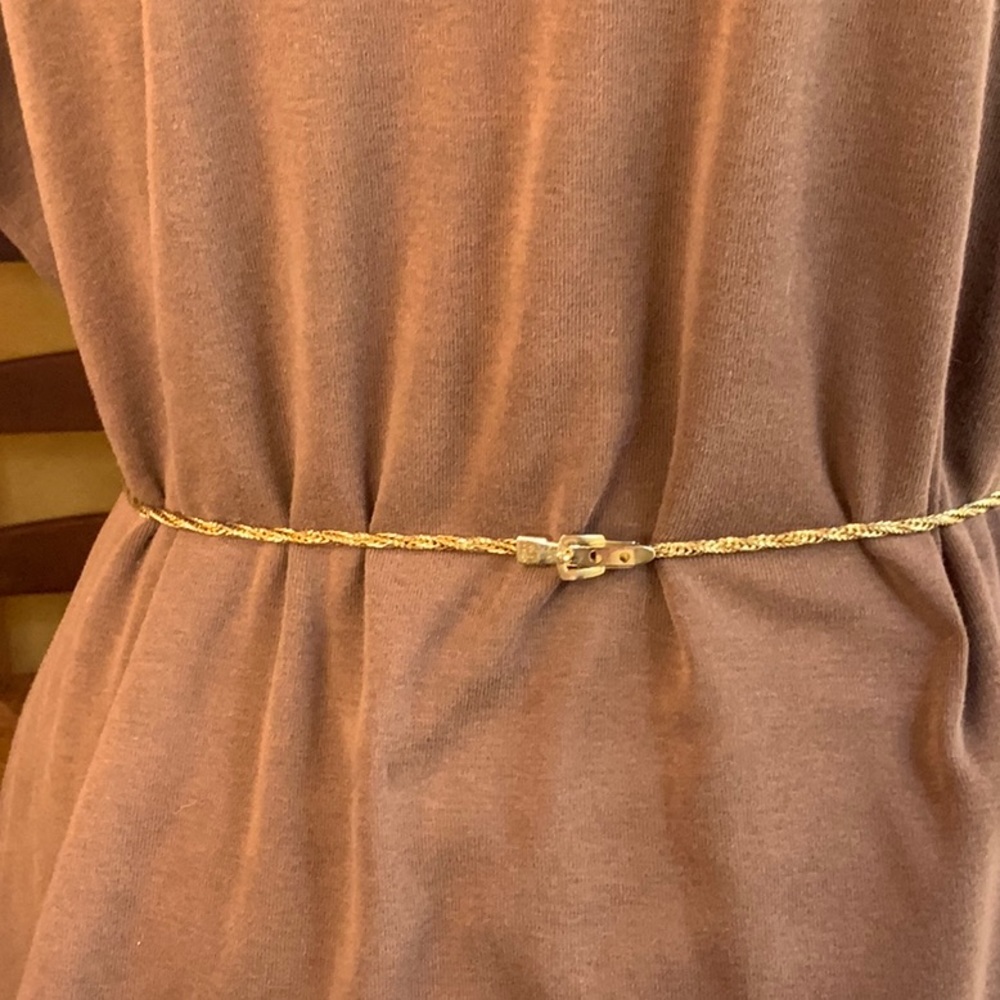 Gold tone belt - Picture 1 of 3